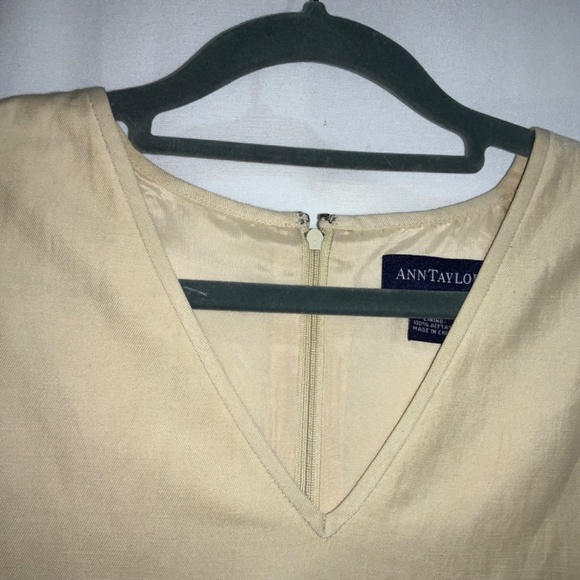 Ann Taylor Cream Blouse - Size 16 - Picture 3 of 4